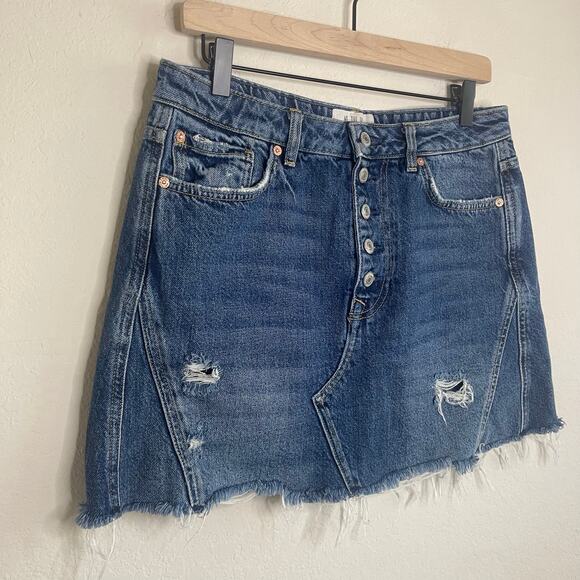 Free People We The Free Denim Cutoff Skirt Distressed Button Fly - Size 30 - Picture 2 of 5